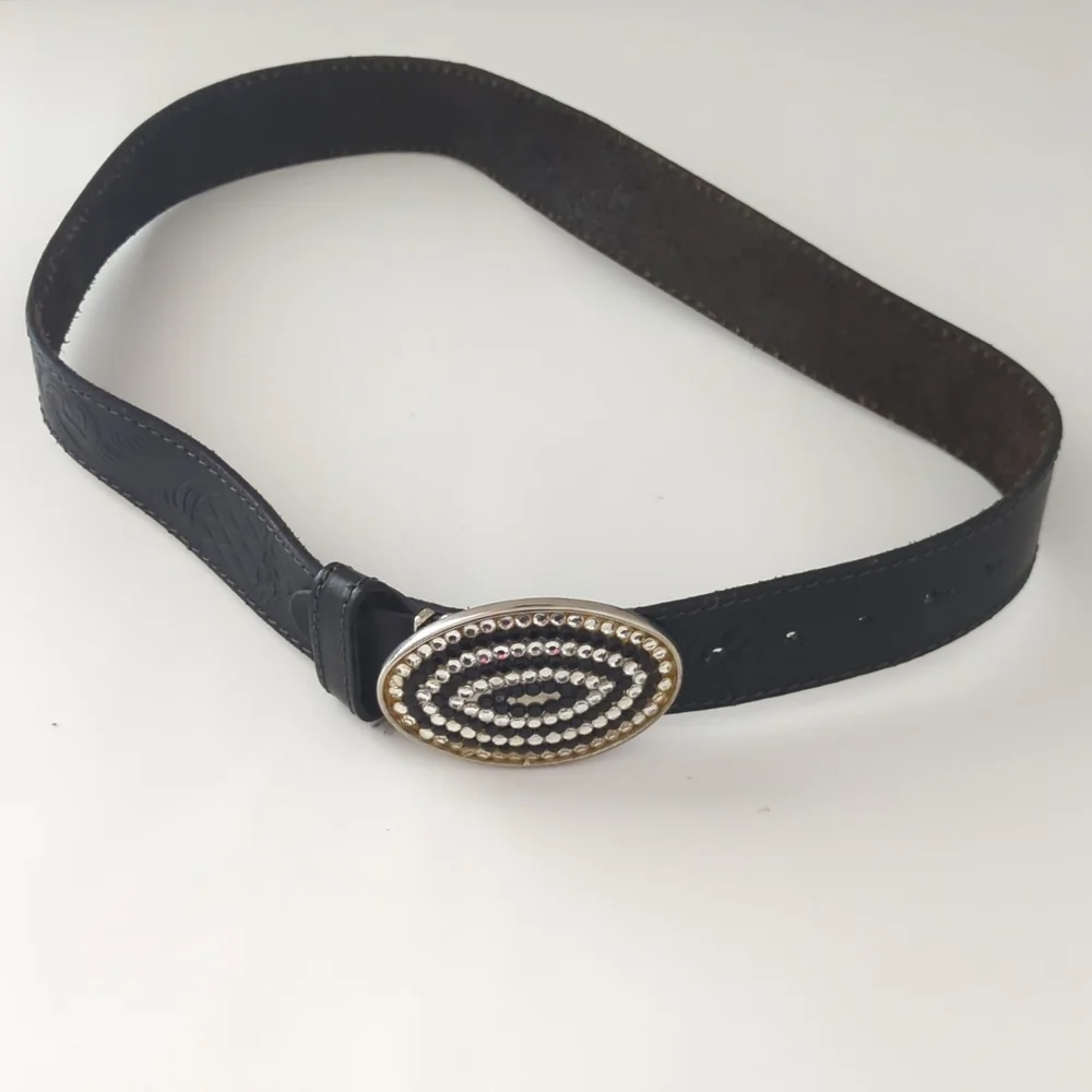 Vintage Leather Western Belt With Diamond and Black Color Rhinestone Loo…
